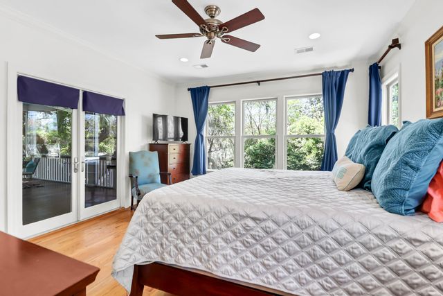 29 Morrison Avenue, Mcclellanville, SC 29458