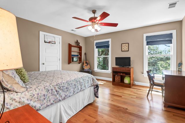 29 Morrison Avenue, Mcclellanville, SC 29458