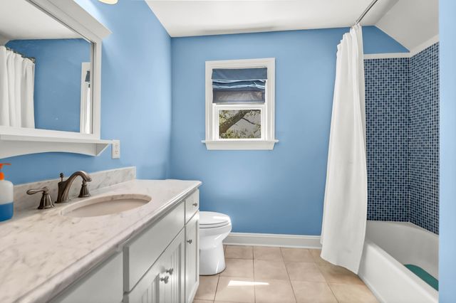 29 Morrison Avenue, Mcclellanville, SC 29458