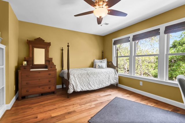 29 Morrison Avenue, Mcclellanville, SC 29458