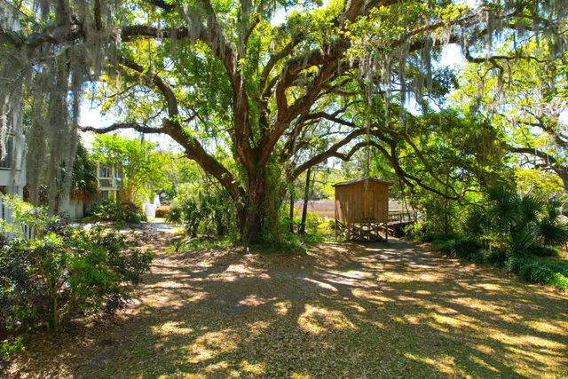 29 Morrison Avenue, Mcclellanville, SC 29458