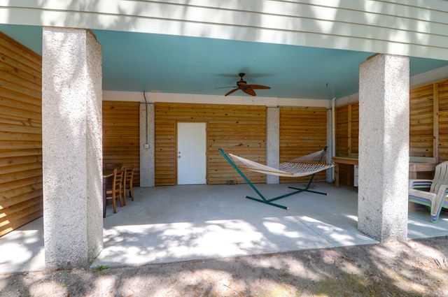 29 Morrison Avenue, Mcclellanville, SC 29458