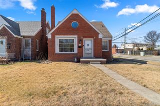1861 N Waverly Street, Dearborn, MI 48128