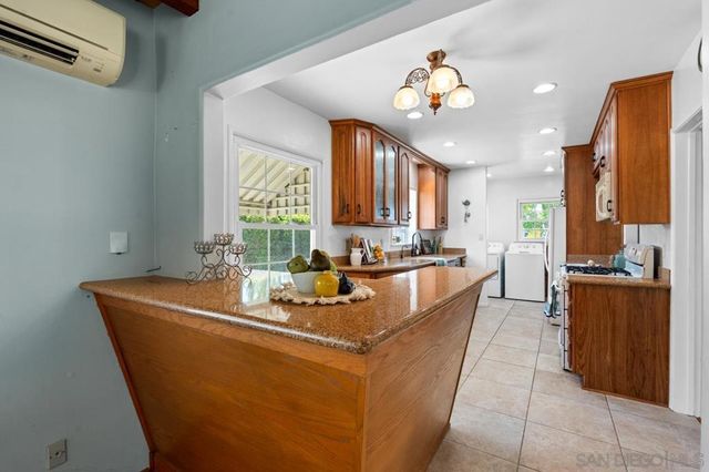 6031 Sinton, La Mesa, CA 91942