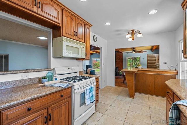 6031 Sinton, La Mesa, CA 91942