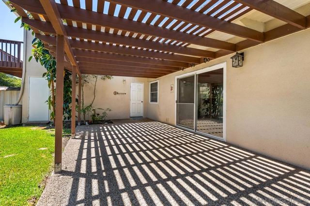 6031 Sinton, La Mesa, CA 91942