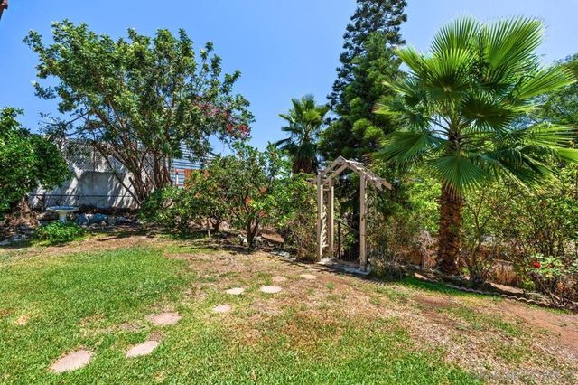 6031 Sinton, La Mesa, CA 91942