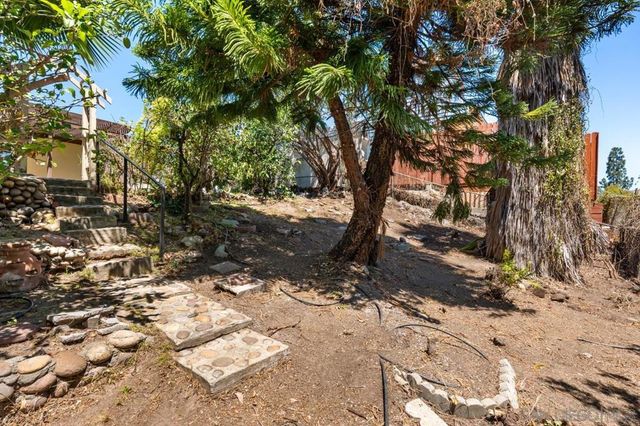 6031 Sinton, La Mesa, CA 91942