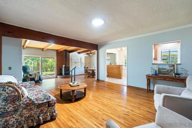 6031 Sinton, La Mesa, CA 91942