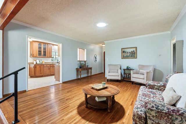 6031 Sinton, La Mesa, CA 91942