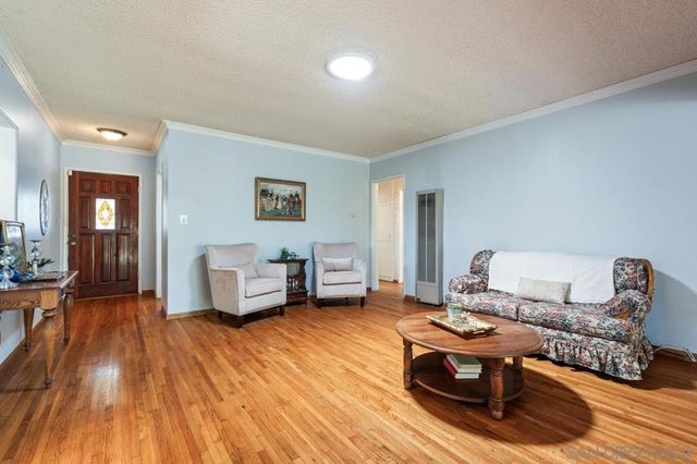 6031 Sinton, La Mesa, CA 91942