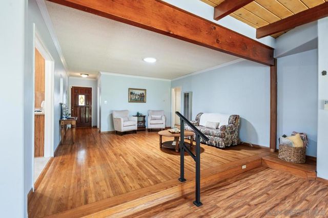 6031 Sinton, La Mesa, CA 91942