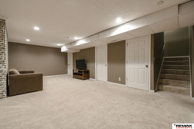1122 Rockhurst Drive, Lincoln, NE 68510