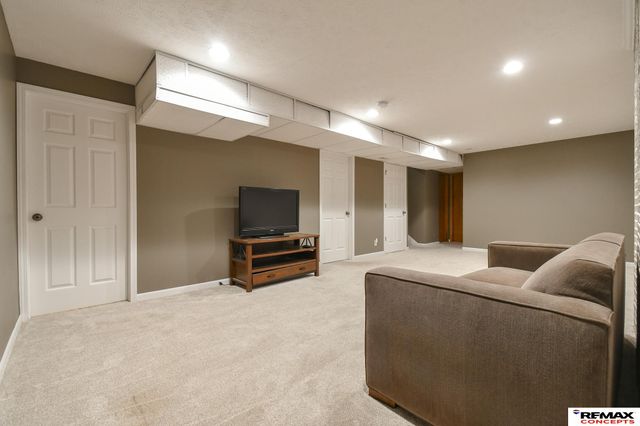 1122 Rockhurst Drive, Lincoln, NE 68510