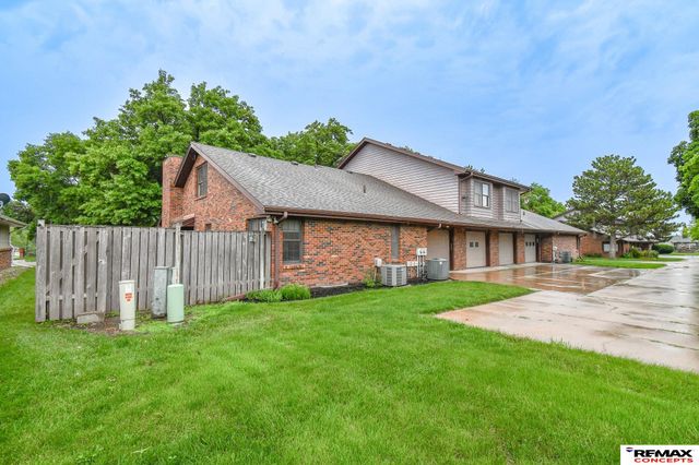 1122 Rockhurst Drive, Lincoln, NE 68510