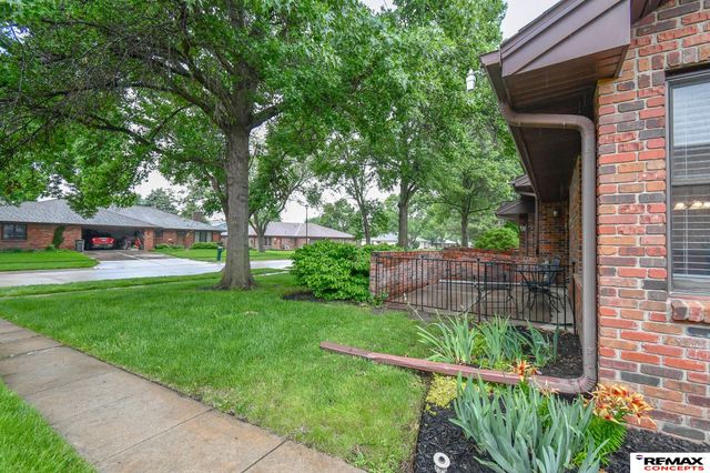 1122 Rockhurst Drive, Lincoln, NE 68510