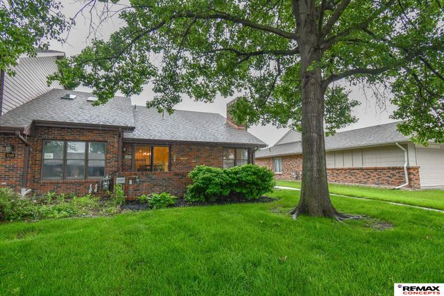 1122 Rockhurst Drive, Lincoln, NE 68510