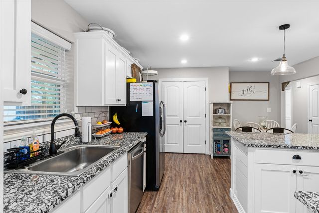 201 N Lamar Street, Edgewood, TX 75117