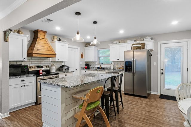 201 N Lamar Street, Edgewood, TX 75117