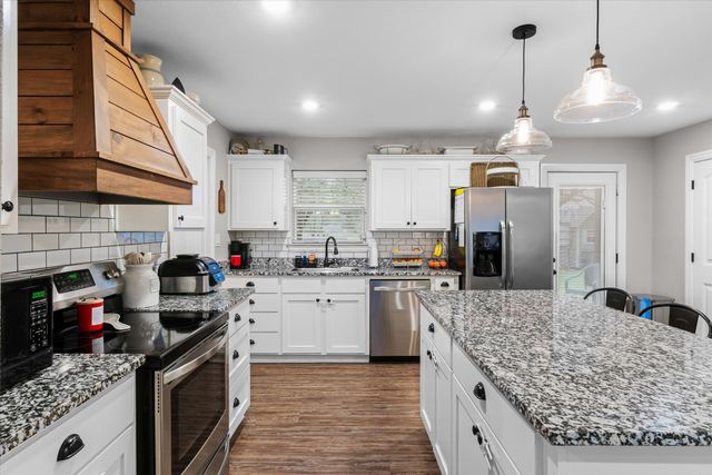 201 N Lamar Street, Edgewood, TX 75117