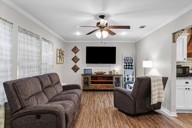 201 N Lamar Street, Edgewood, TX 75117