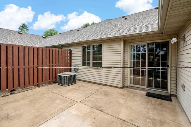 8541 Inverness Lane N, Brooklyn Park, MN 55443