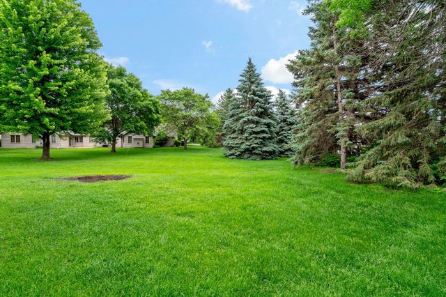 8541 Inverness Lane N, Brooklyn Park, MN 55443