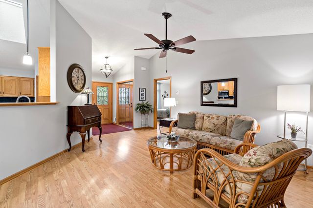 8541 Inverness Lane N, Brooklyn Park, MN 55443