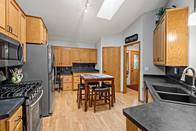 8541 Inverness Lane N, Brooklyn Park, MN 55443