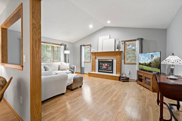 8541 Inverness Lane N, Brooklyn Park, MN 55443