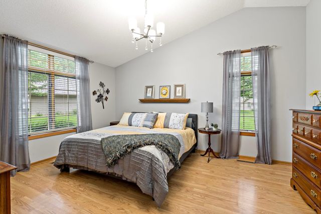 8541 Inverness Lane N, Brooklyn Park, MN 55443