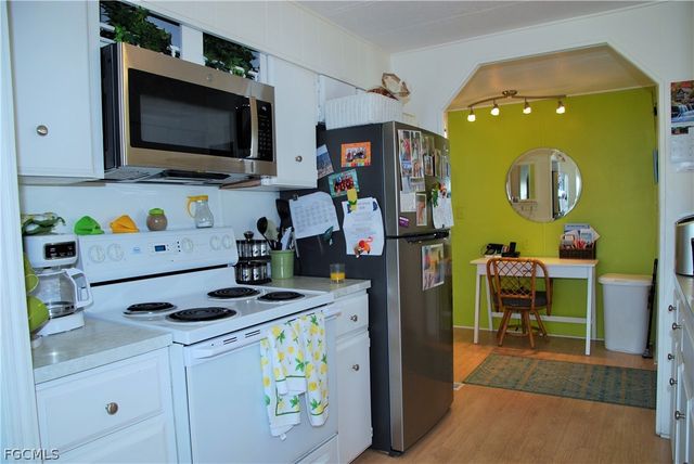 107 Snead DR, North Fort Myers, FL 33903