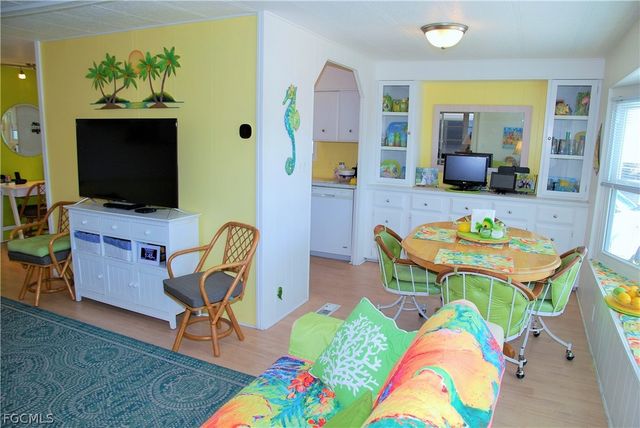 107 Snead DR, North Fort Myers, FL 33903