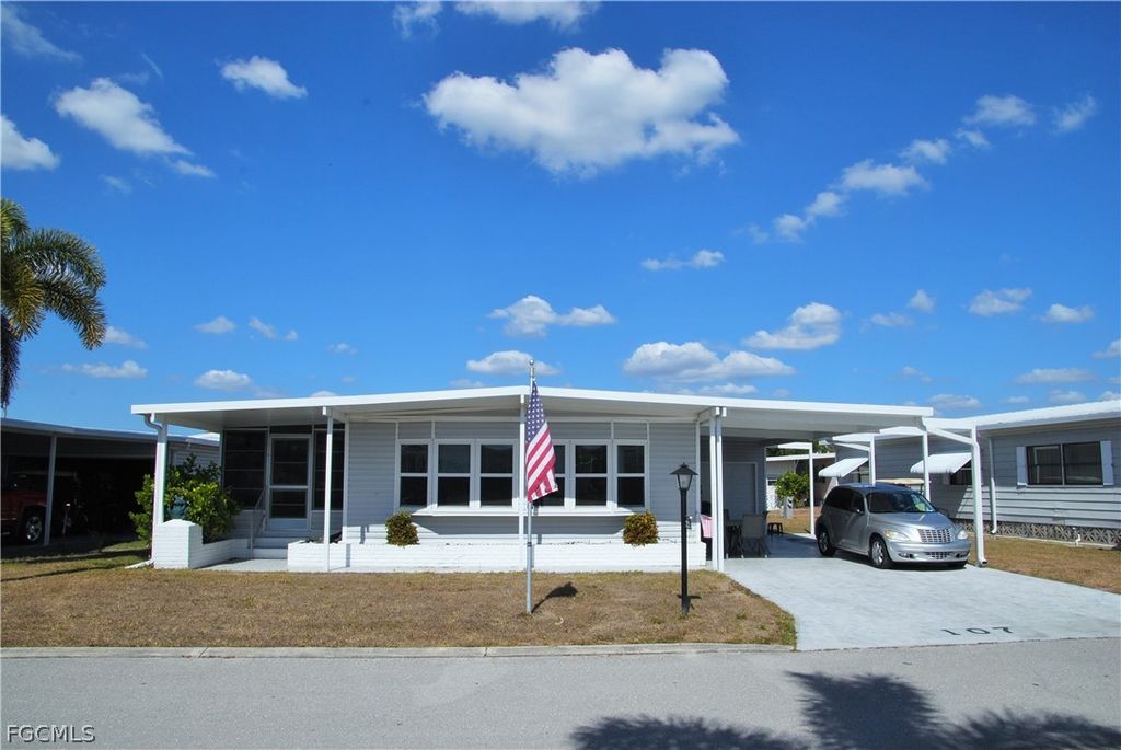 107 Snead DR, North Fort Myers, FL 33903