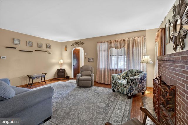 821 N HANOVER ST, Pottstown, PA 19464