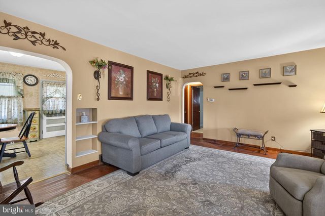 821 N HANOVER ST, Pottstown, PA 19464