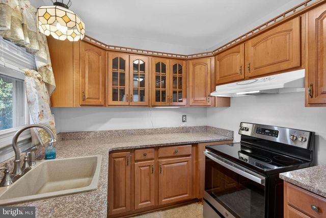 821 N HANOVER ST, Pottstown, PA 19464