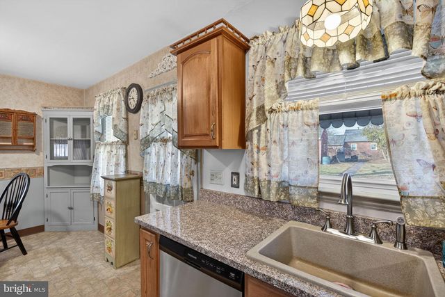 821 N HANOVER ST, Pottstown, PA 19464