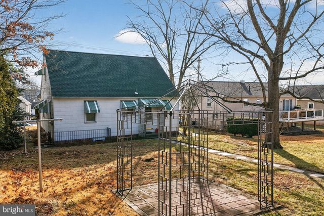 821 N HANOVER ST, Pottstown, PA 19464