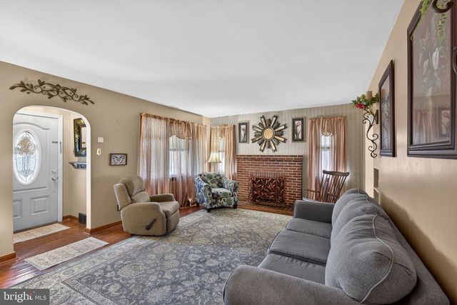 821 N HANOVER ST, Pottstown, PA 19464