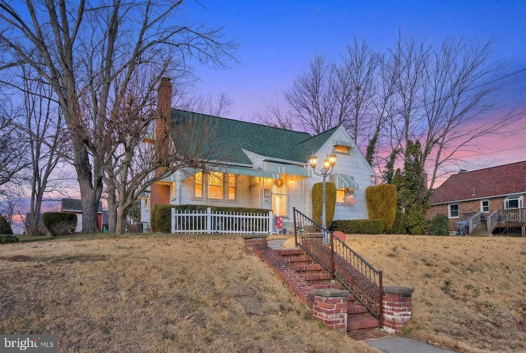 821 N HANOVER ST, Pottstown, PA 19464