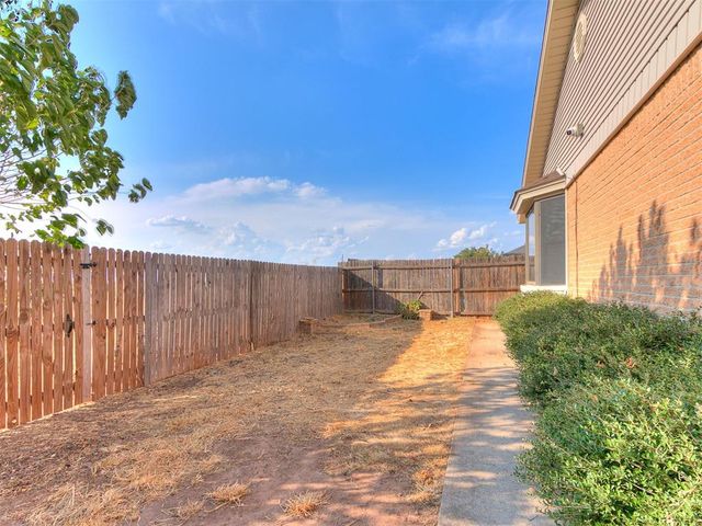 3629 N Ridgewood Drive, Midwest City, OK 73110