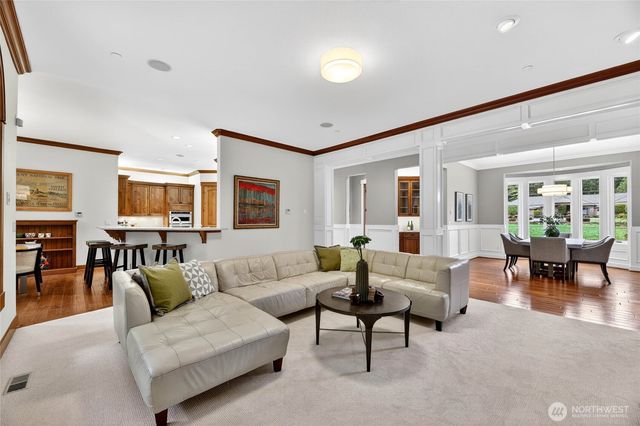 23011 257th Avenue SE, Maple Valley, WA 98038