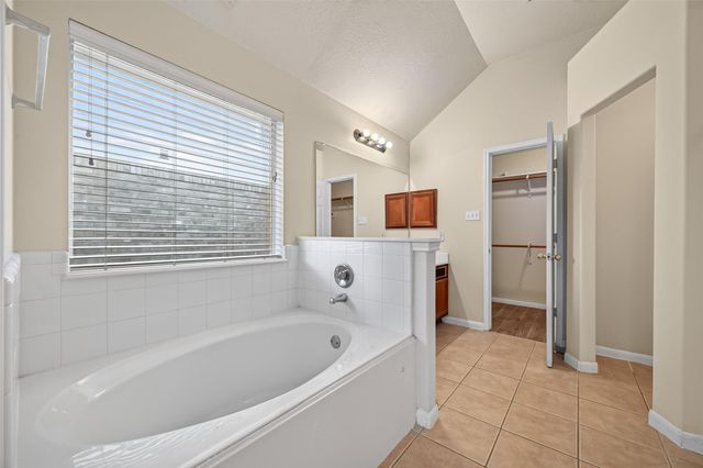 9127 N Ferndale Place Drive, Houston, TX 77064