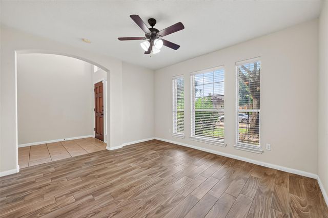 9127 N Ferndale Place Drive, Houston, TX 77064
