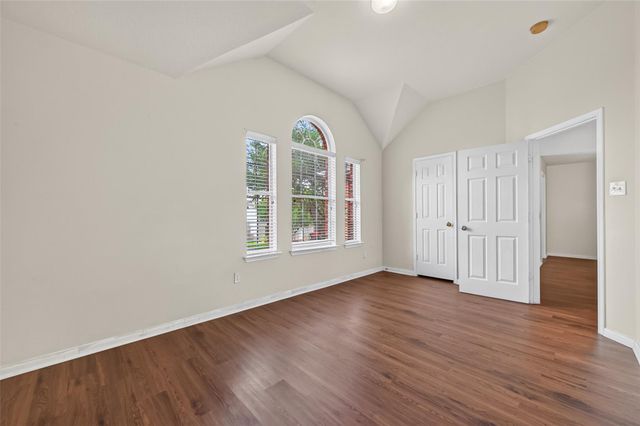 9127 N Ferndale Place Drive, Houston, TX 77064