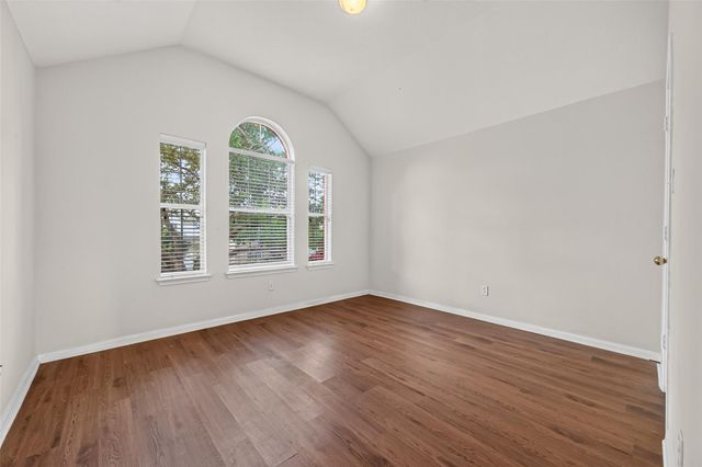 9127 N Ferndale Place Drive, Houston, TX 77064