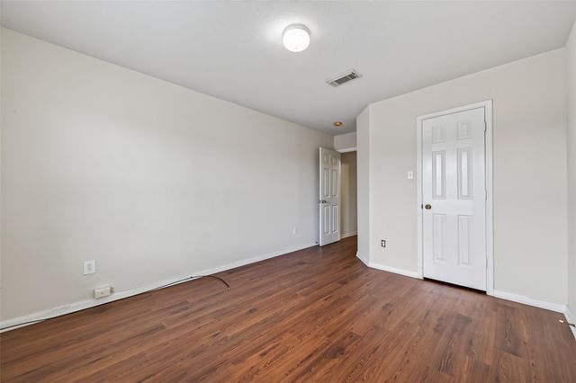 9127 N Ferndale Place Drive, Houston, TX 77064