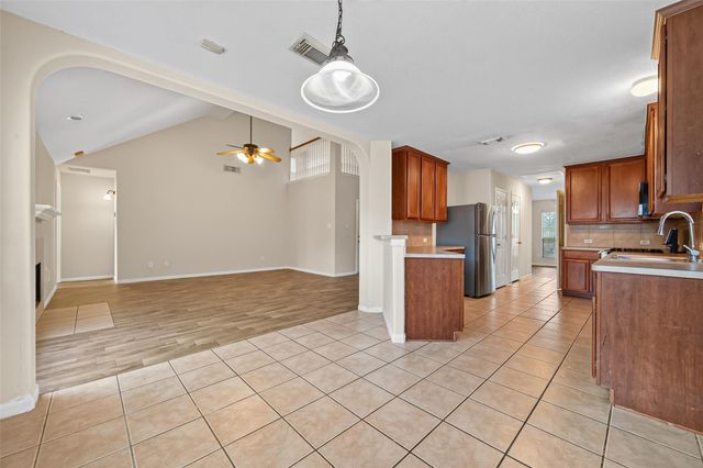 9127 N Ferndale Place Drive, Houston, TX 77064