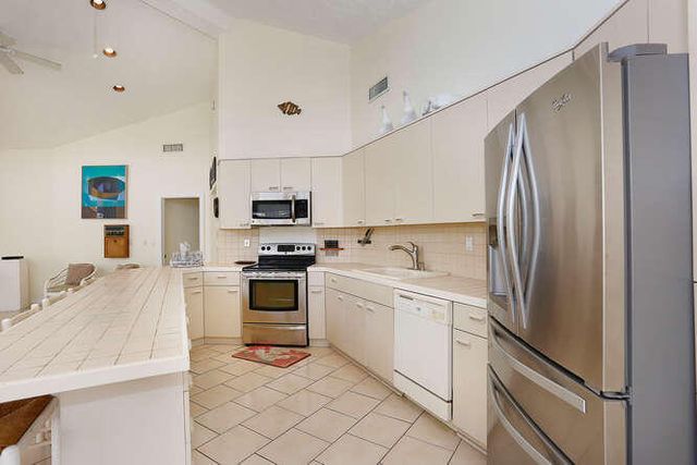 184 Bahama Avenue, Key Largo, FL 33037